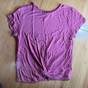 xs dark pink, soft t-shirt w/ stylish knot infront